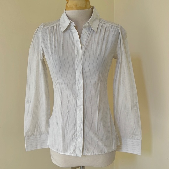 Reiss SZ 6, white with dots long sleeve cotton blend front button shirt. - Picture 1 of 8